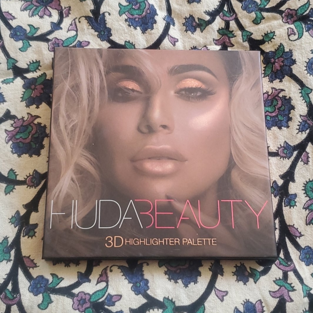 HUDABEAUTY 3D Highlighter palette